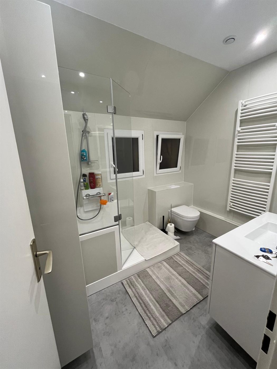 Salle de bain après rénovation complète à Villemoisson-sur-Orge